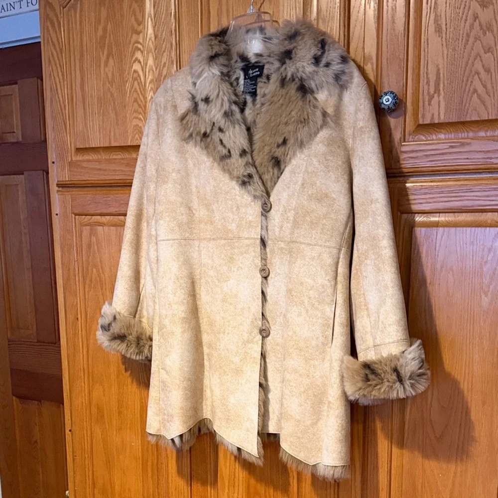 Dennis Basso Tan Jacket with Faux Fur Cuffs Collar and Lining - Picture 2 of 6